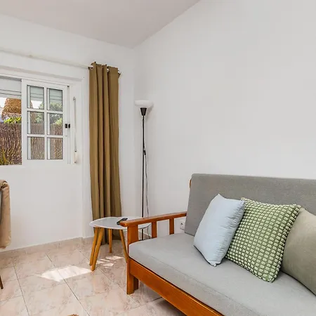 Vakantiehuis Cozy House Bbq & Terrace - Mada House's *