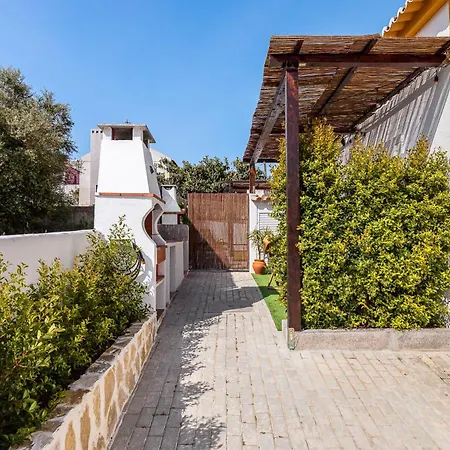 Cozy House Bbq & Terrace - Mada House's Σεσίμπρα