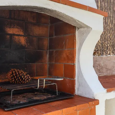 Cozy House Bbq & Terrace - Mada House's Dom wakacyjny Sesimbra