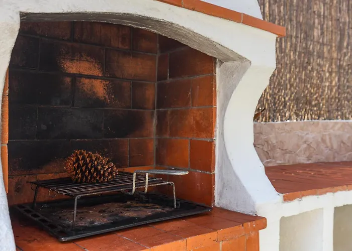 Cozy House Bbq & Terrace - Mada House's Dom wakacyjny Sesimbra